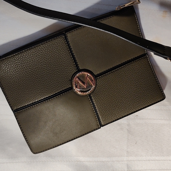 Mia K. Collection Purse - Picture 3 of 8